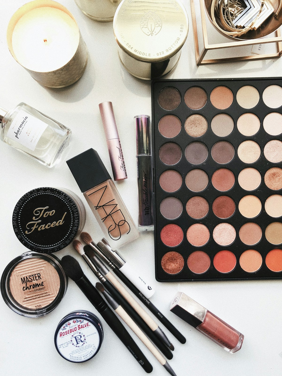 Close-up editorial beauty photograph with classic makeup details